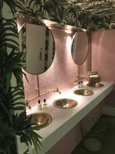 restaurant bathroom decorating ideas